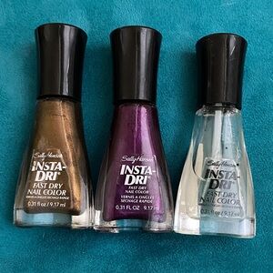 💖3/$15💖 Sally Hansen Insta-Dri Nail Polish -set of 3 gently used